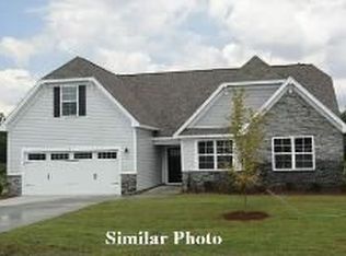 100 Courtney Ct, Jacksonville, NC 28540