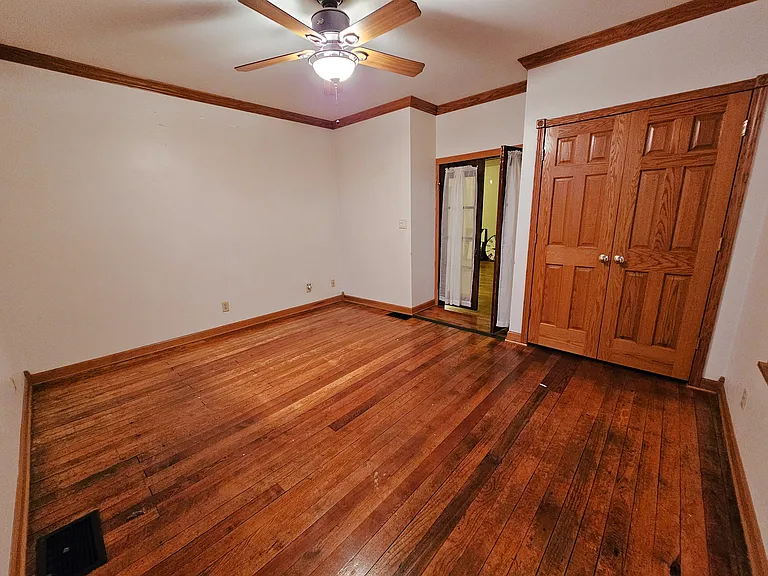 110 E Milligan St — Photo 11