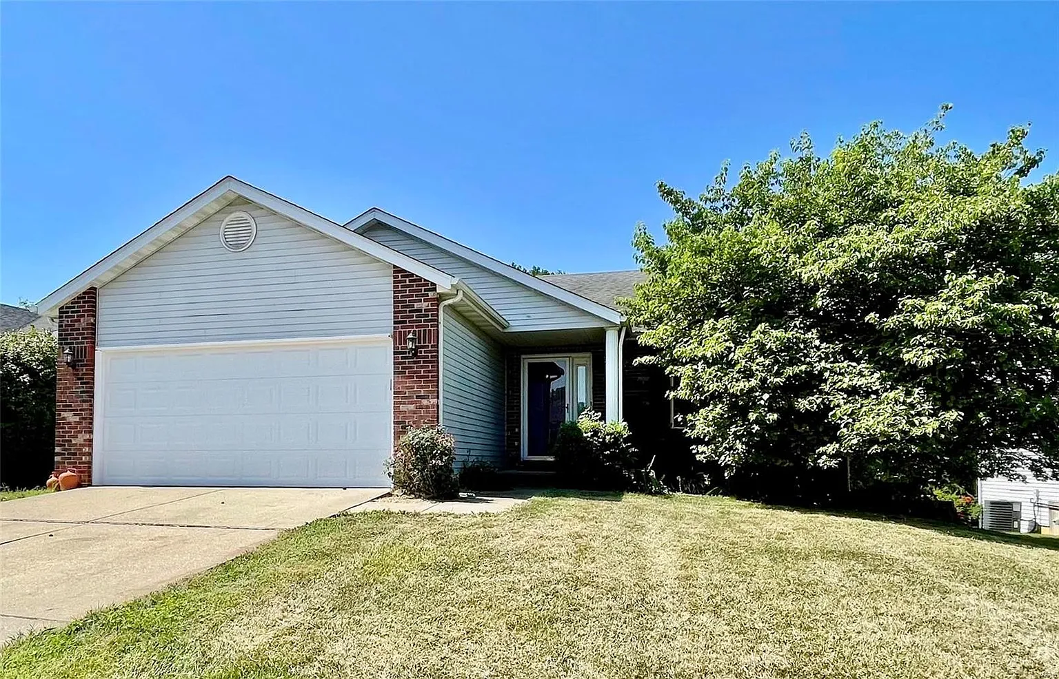 403 Bayview Ct photo 1
