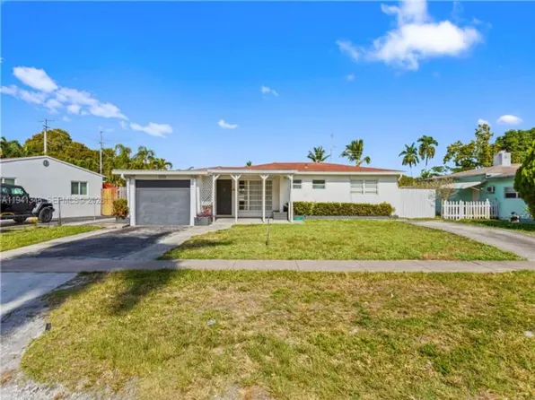 3253 Pierce St, Hollywood, FL 33021