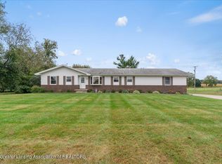 203 W Herbison Dr, Dewitt, MI 48820