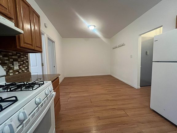 5th image of 31-49 33rd St #2F