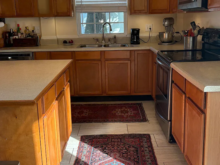 321 14th Ave S — Photo 4
