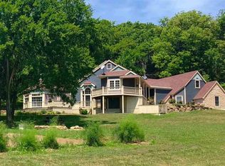 1558 N 600th Rd, Baldwin City, KS 66006