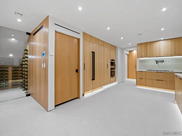 7376 Fay Ave — Photo 17