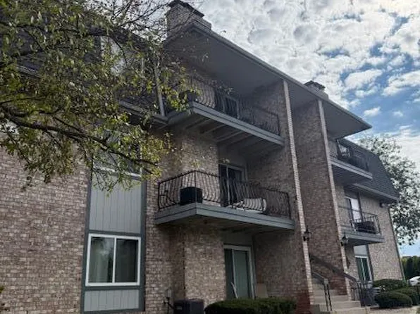 245 W Joliet St APT 301, Schererville, IN 46375