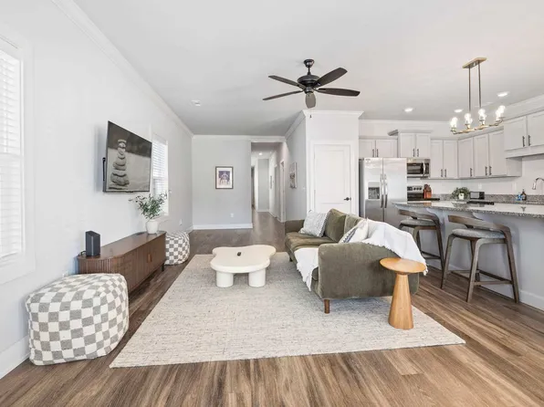 913 NE Heights Ln #Id1257064p, Bentonville, AR 72712