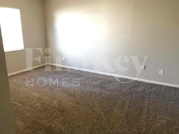 2224 E Hanna Ave — Photo 10