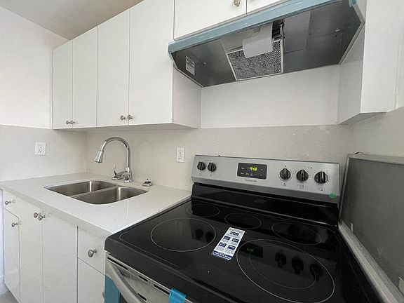 2nd image of 435 NE 23rd St #104