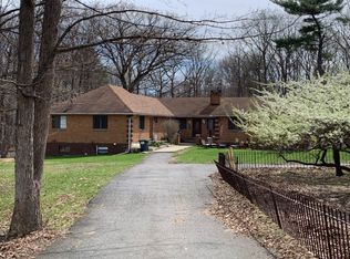 214 Aspen Dr, Milford, PA