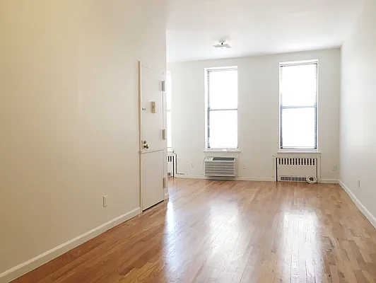 Rented by In Haus LLC | media 10