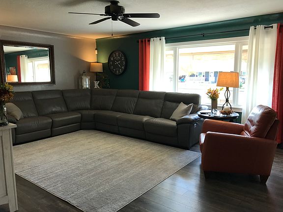 4th image of 210 Westbrook Ave