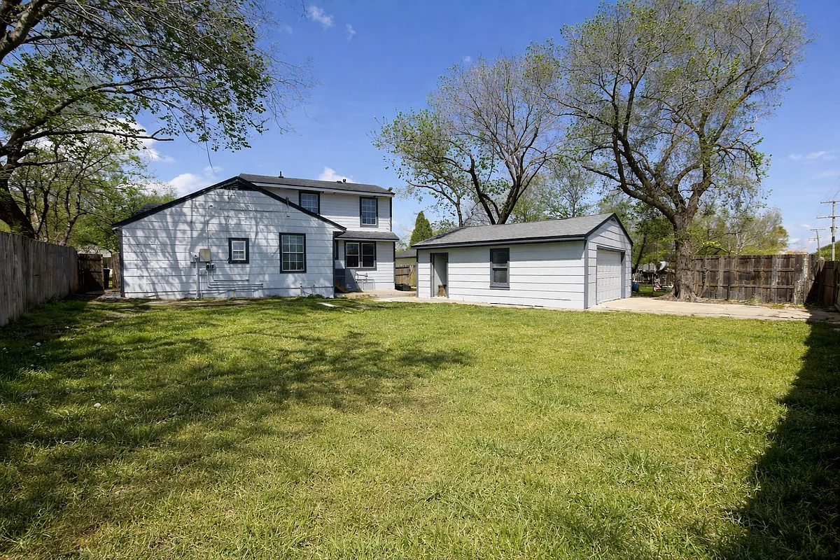 Building Photo - 1503 N Oswego Ave