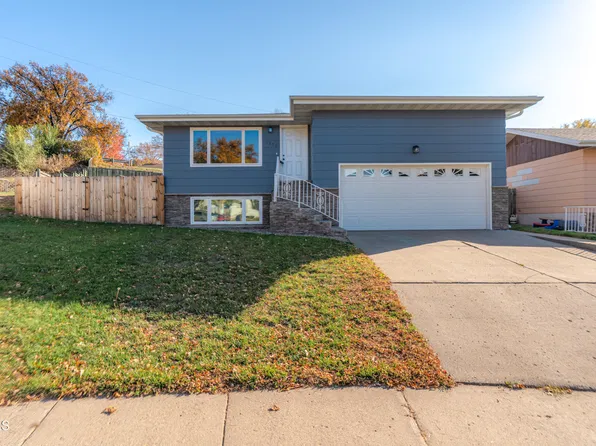 1230 Michigan Ave, Bismarck, ND 58504
