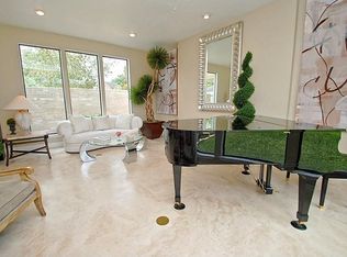 3327 Country Club Blvd, Stafford, TX 77477