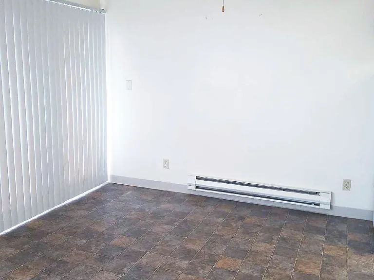 455 N Haskett St — Photo 3