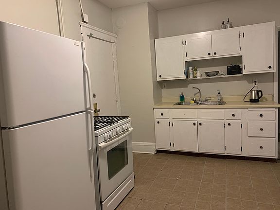 3rd image of 3173 W 38th St APT 4