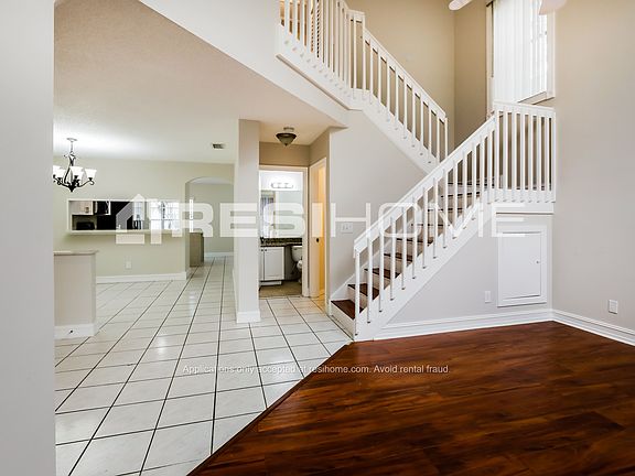 5th image of 805 Garnet Cir