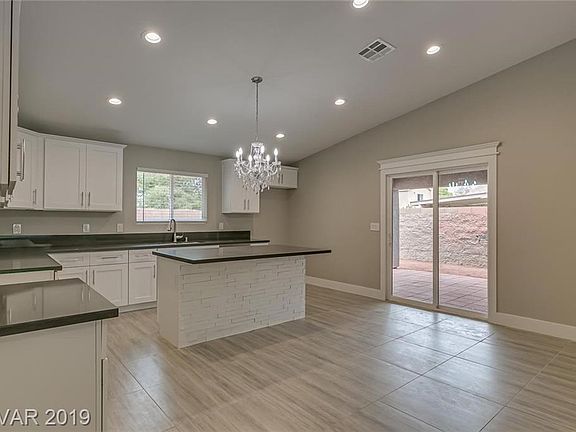 3rd image of 2913 Theresa Ave