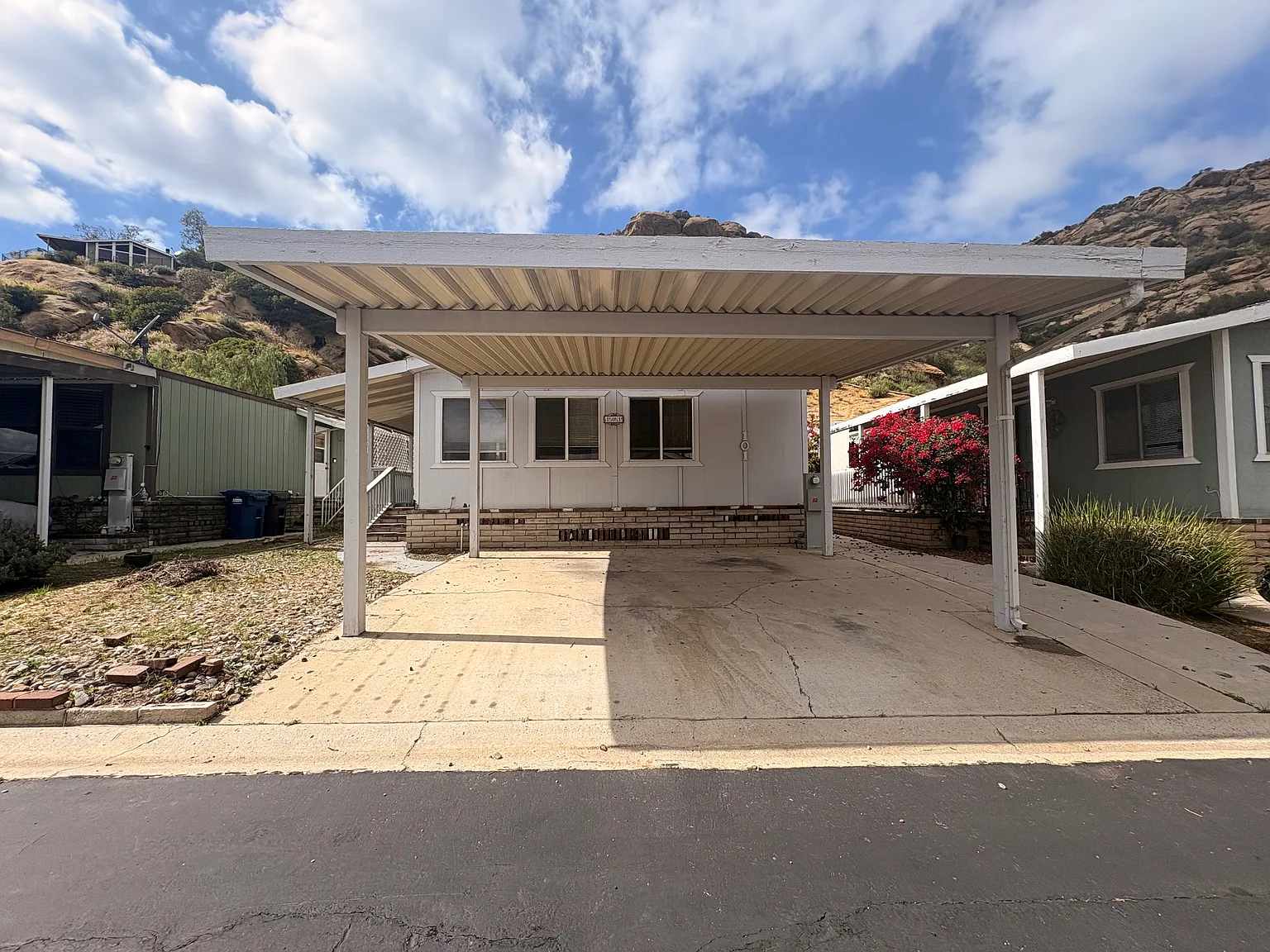 2 bed, 2.0 bath, 1152 sqft, $3,300 — Photo 3