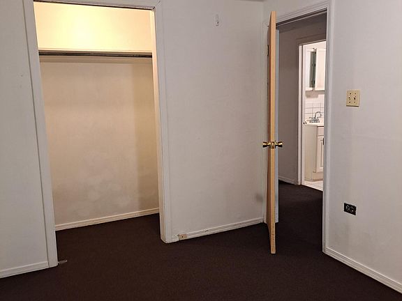 3rd image of 1509 N California Ave