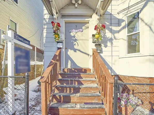 5 Bodwell St, Lawrence, MA 01841