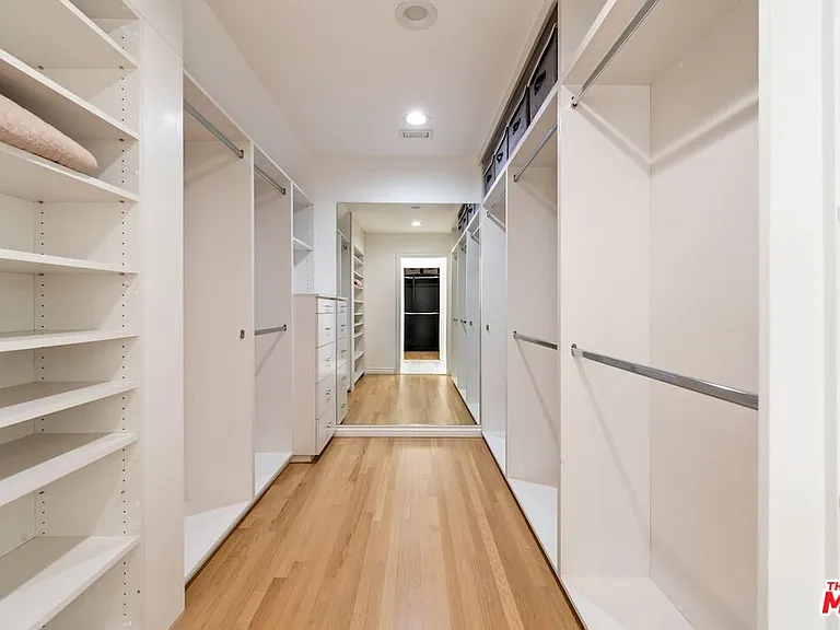 628 N Sierra Dr — Photo 20