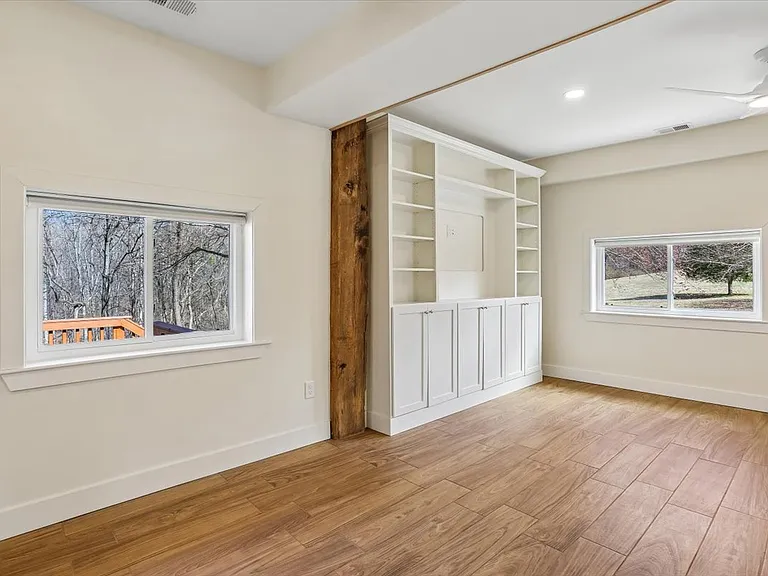 24875 Old Hundred Rd — Photo 24