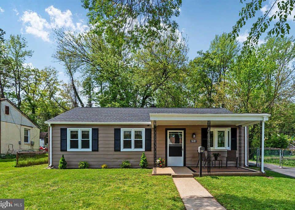 1st image of 1501 Saunders Way