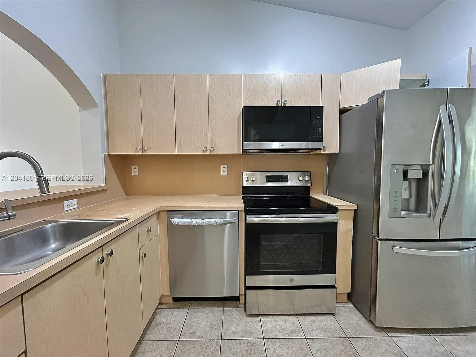 Venetia Gardens Condo — Photo 1