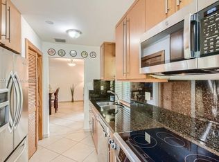 6890 SW 51st St, Miami, FL 33155