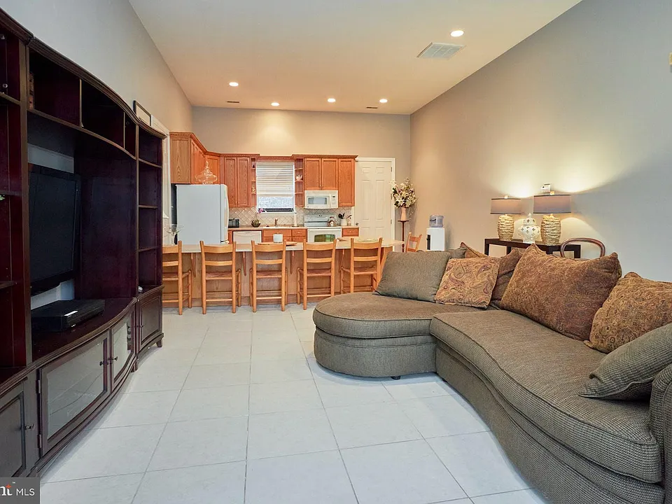 12815 Braddock Rd