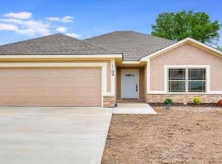 415 NE Sycamore Ct, Oak Grove, MO 64075