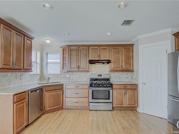 4th image of 212 Melissa Ln