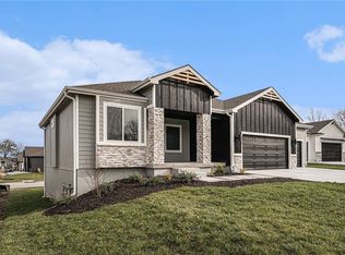 3219 SW Enoch St, Lees Summit, MO 64082