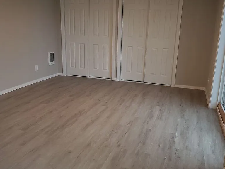 990 Mountain View Rd — Photo 17