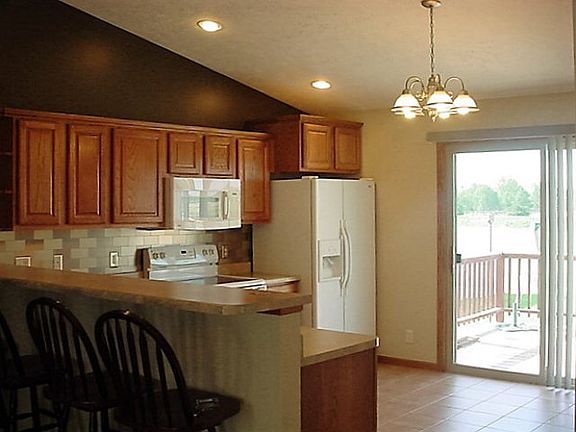 5th image of 4087 Lillie Dr