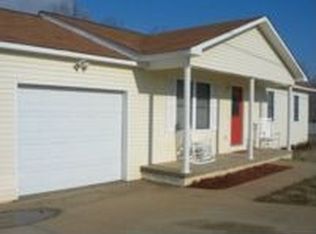 829 Pauline Dr, Adamsville, TN 38310