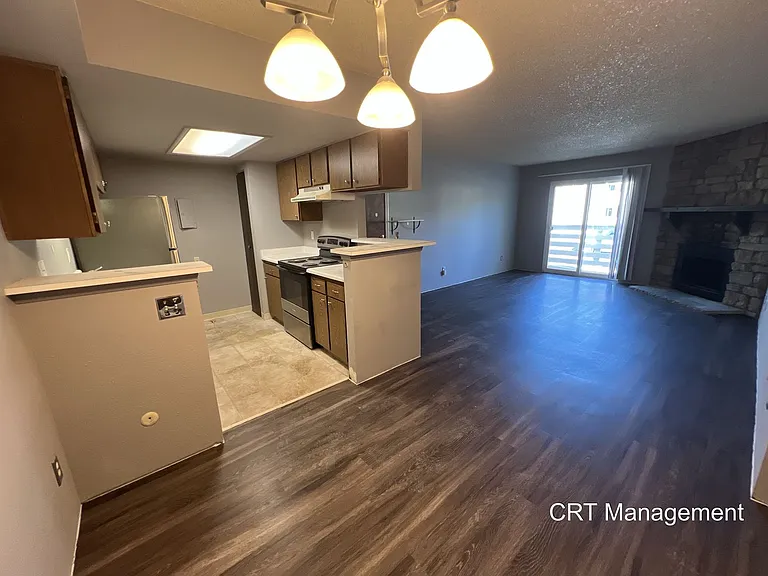 8555 Fairmount Dr #I102 — Photo 4