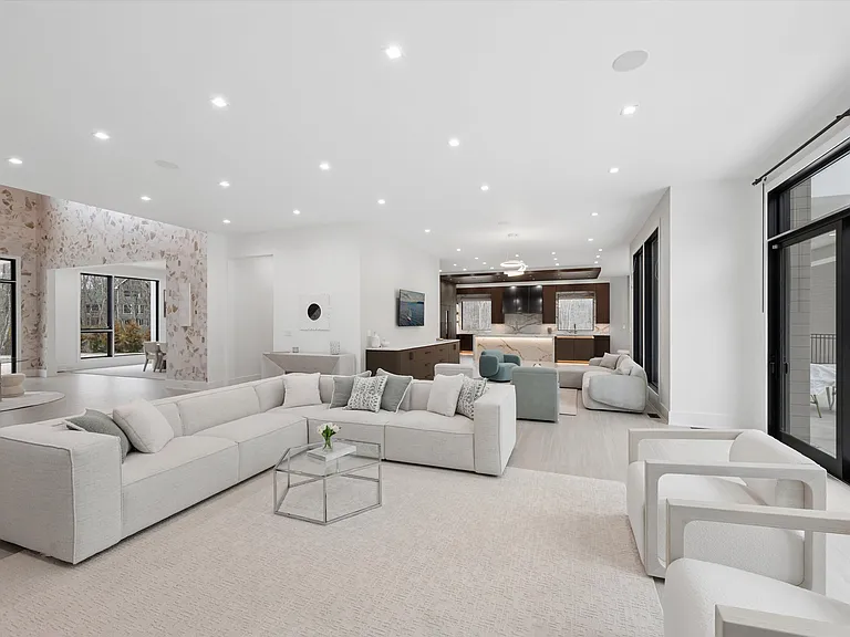 293 Old Sag Harbor Rd — Photo 21