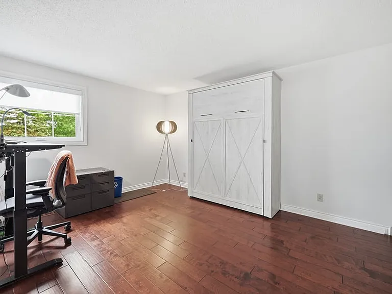 766 Lalande Ter — Photo 12