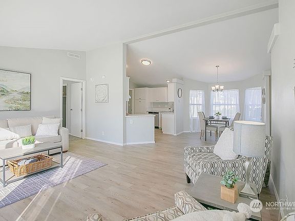 4th image of 278 Adams Drive