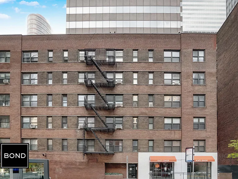 162 E 55th St #5C — Photo 5