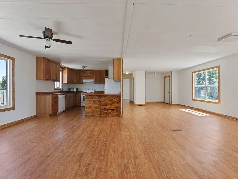 12 N 2162 W — Photo 4