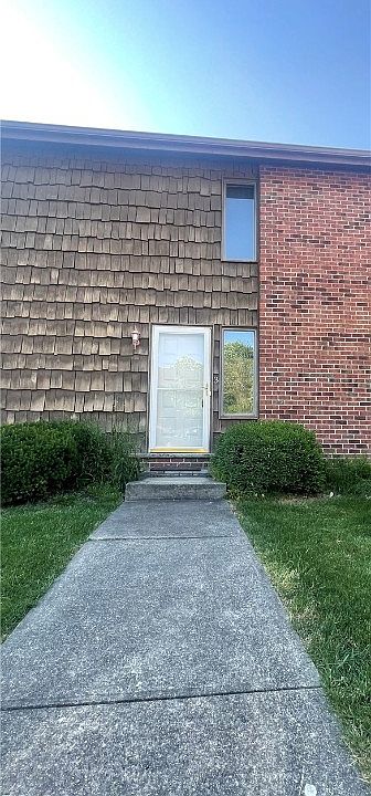 1st image of 10571 White St Unit 3