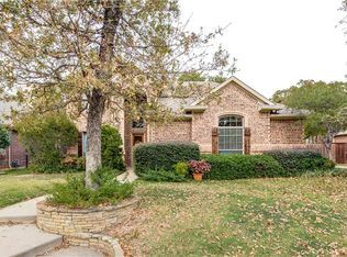 3413 Texas Trl, Hurst, TX 76054