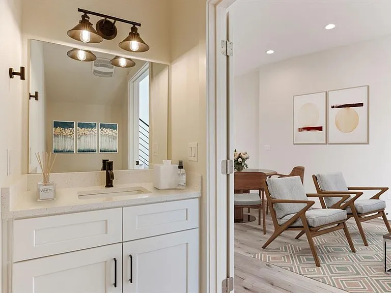 8507 Hathaway Dr — Photo 15