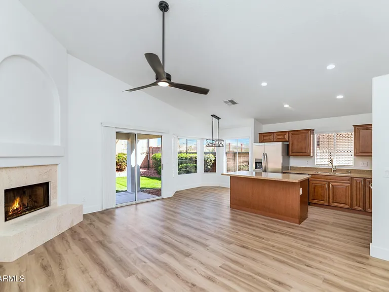 1706 E Windsong Dr — Photo 2
