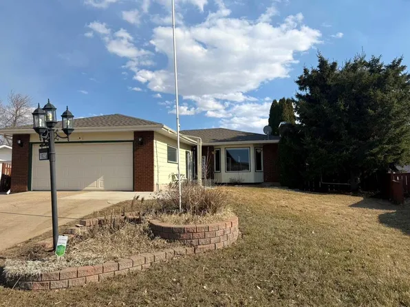 1621 4th Ave, Wainwright, AB T9W 1J3
