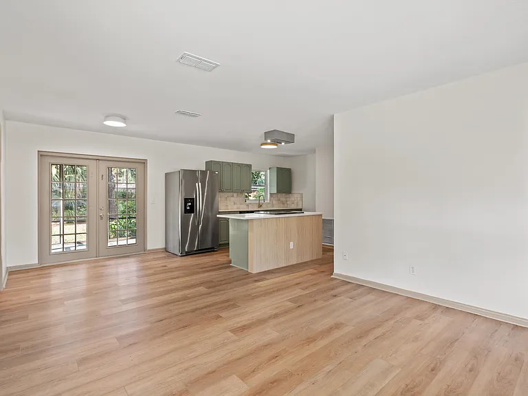 1145 Sebago Ave S — Photo 5